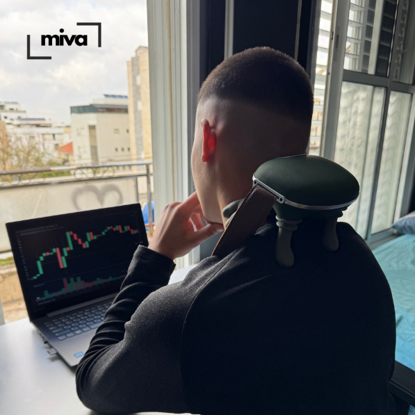 Bionic Neck Massager - מעסה צוור חכם עם חימום